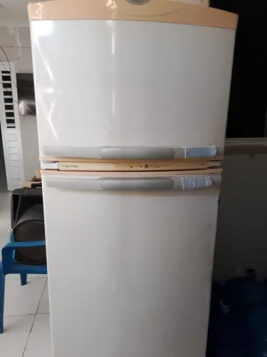 GELADEIRA BRASTEMP FROST FREE 2 PORTAS.