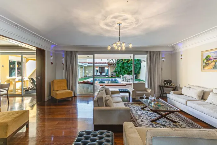 Luxuosa mansão de 8 quartos no Brooklin Paulista, São Paulo-SP: 8 suítes, 19 banheiros, 6 