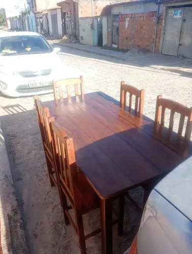 Mesas e cadeiras