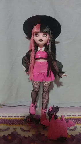 draculaura core refresh 1
