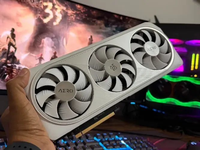 Placa de Vídeo RTX-4070 Gigabyte Triple Fan OC 12gb (superior a 5060-Ti)
