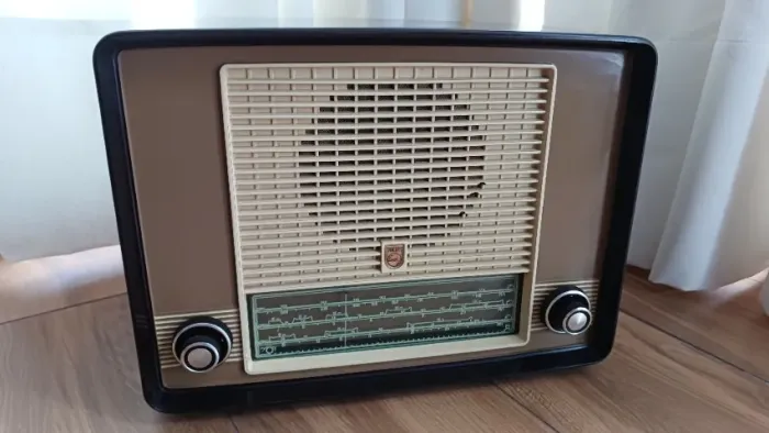 Rádio Philips Antigo Ano 1956, funcionando, 110/220v
