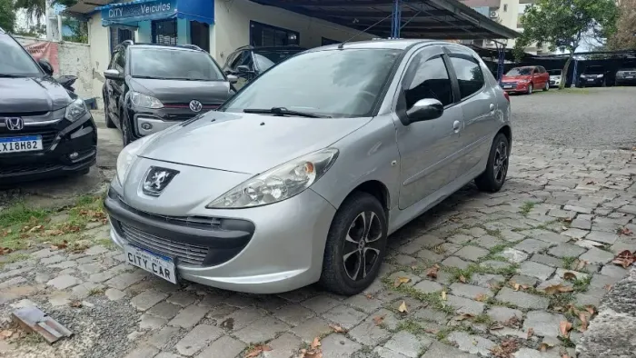 Peugeot 207 XR 1.4 Flex 8V 5P 2011