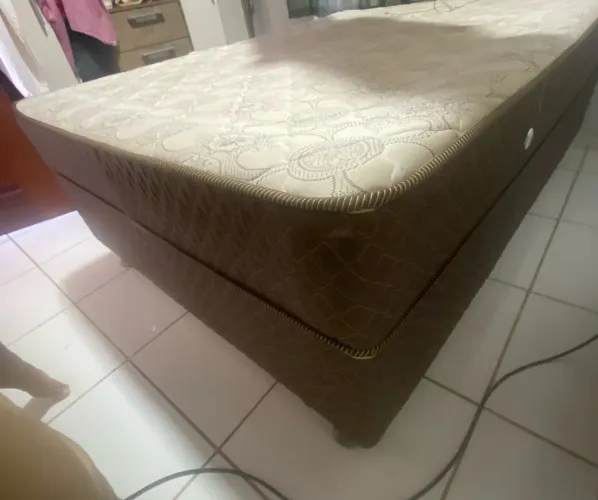 Cama box com molas ensacadas