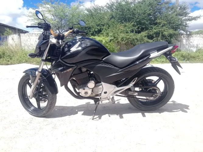 Cb 300