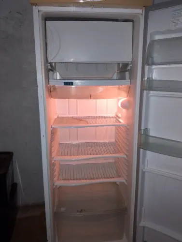 Vendo geladeira R$400