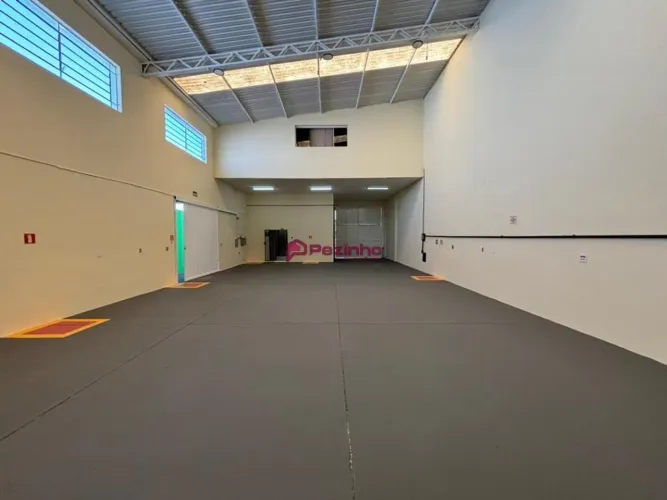 Barracão para alugar em Limeira, Jardim Porto Real, com 431.15 m²