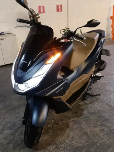 PCX DLX 2024 muito nova