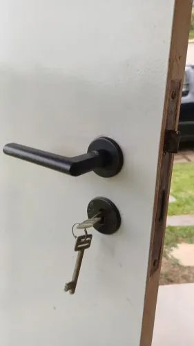 PORTA Madeira Durável*