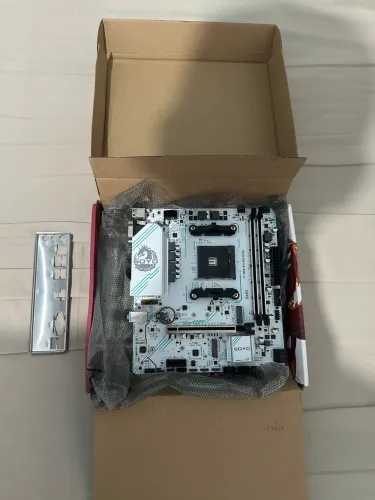 Placa mãe B550M Soyo Branca