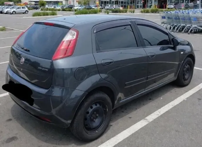Fiat Punto Attractive 1.4 Fire Flex 8V 5P 2012