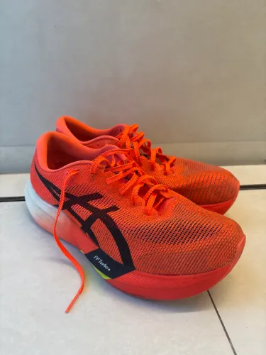 Asics metaspeed SKY - Quase novo 