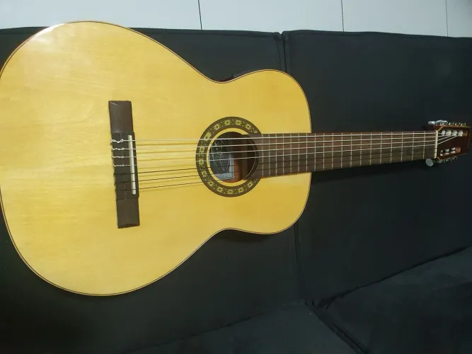 Violão 7 cordas Rozini.