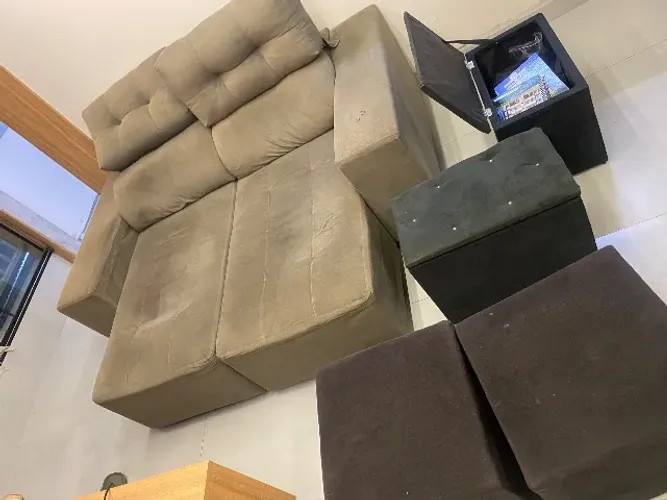 Vende se sofá, puf e baú *
