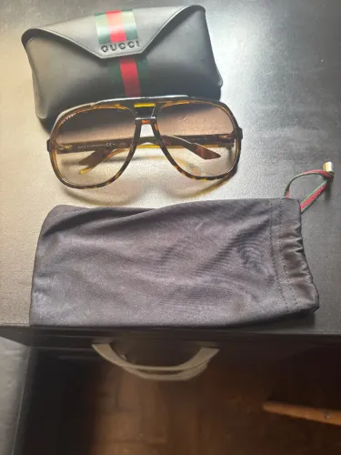 Óculos de sol italiano Gucci