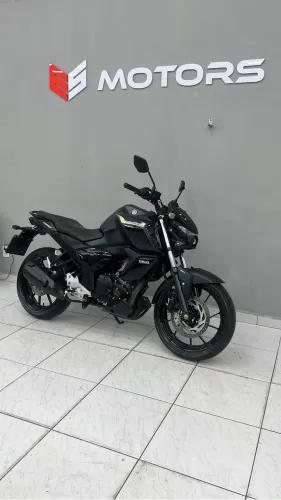 Promoção imperdível!! FZ15 2025 3.520 km apenas esmotors