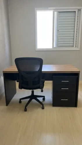 CONJUNTO PARA ESCRITÓRIO - MESA + GAVETEIRO + CADEIRA RECLINÁVEL