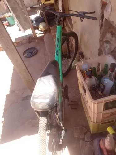 Bicicleta gti aro 29 faltando só a câmera de ar e o cabo de aço
