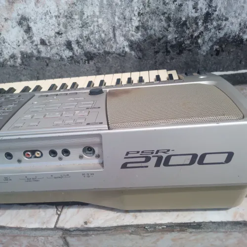 Vendo teclado para tentar recupera parou de sair áudio em tela esta com problema