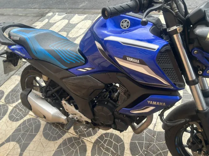 Moto unico dono,manual e chave reserva, moto muito nova.