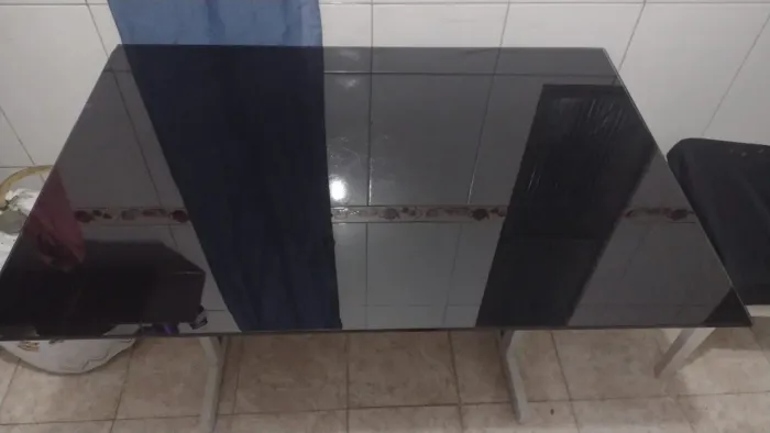 Excelente Tampo para mesa Jantar de vidro fumê medindo 1.30cm x 90 cm de Qualidade!