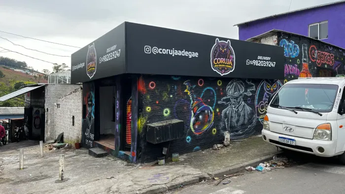 Fachada de Acm e lona