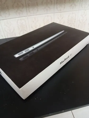 Vendo MacBook Air de 11 polegadas (Modelo A1370 / Part Number: MC969BZ/A - Mid 2011)