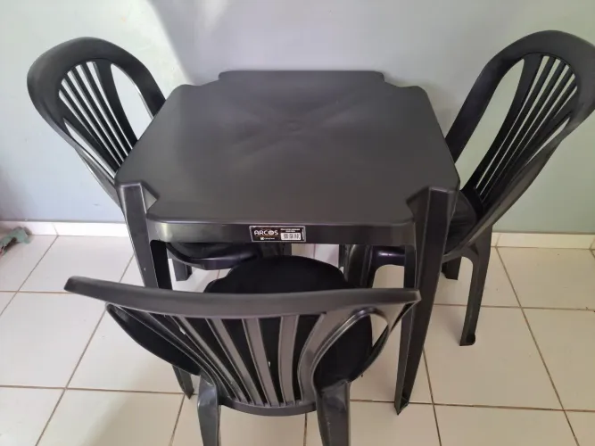 Mesa de 3 cadeiras 