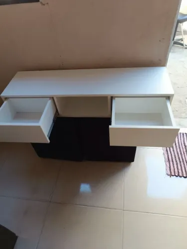 Vendo penteadeira para salão em perfeito estado.