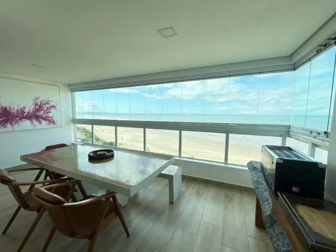 Apartamento para alugar com 3 quartos em Praia Grande - SP. Bairro Flórida.