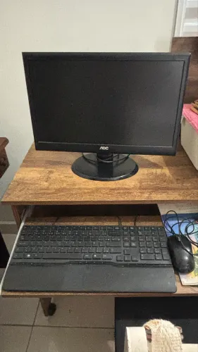 Monitor de computador + teclado + mouse