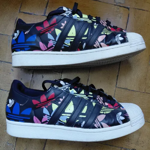Tênis Adidas original Superstar 40