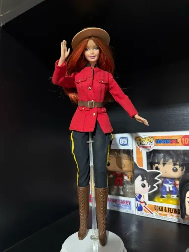 Boneca Barbie Canadá