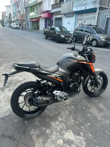 Fazer fz25 2025