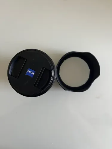 Lente Zeiss Batis 25mm f/2 p/ Sony E-Mount (Full Frame) - Seminova