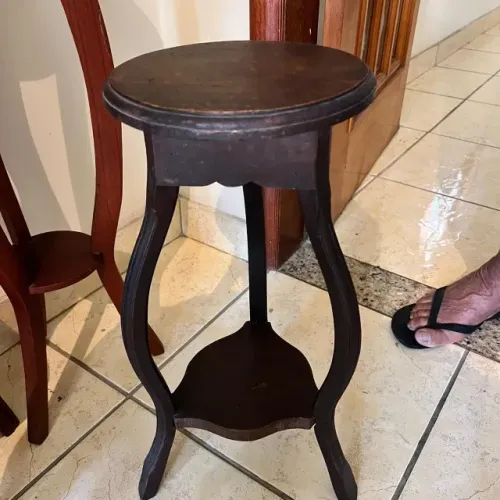 jogo de mesas pedestal conjunto decorativos em madeira
