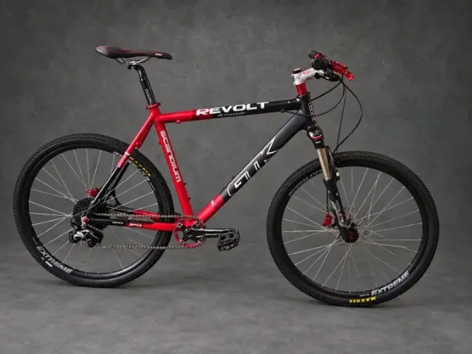 Bicicleta MTB GTK Revolt All Mountain Competition (quadro em scandium ultraleve)
