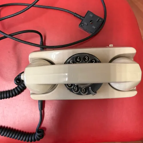 Telefone antigo de disco 