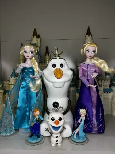 Lote de Frozen - Bonecas, Funko e mais.