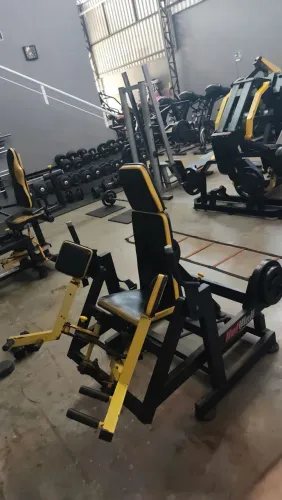 VENDO MÁQUINA MAX GLÚTEO