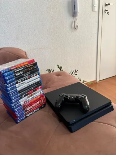 PlayStation 4 + Controle + 3 Jogos à Escolha - Perfeito Estado