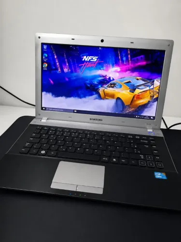 Notebook Samsung Intel core i5 8GB RAm impecável R$750