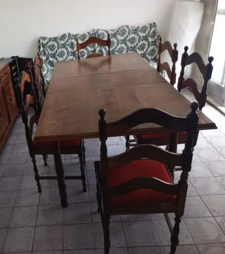 Mesa de jantar colonial com 6 cadeiras