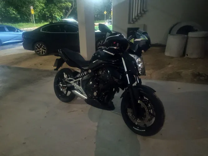 Kawasaki er6n bem cuidada e baixo km