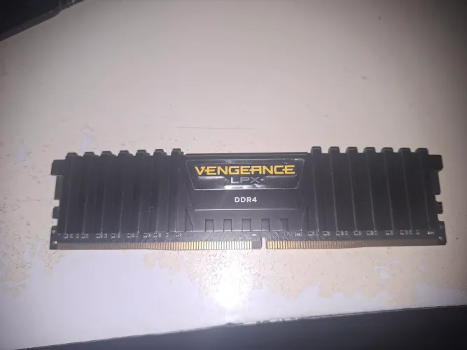 Memória ram CORSAIR DDR4 2400MHz