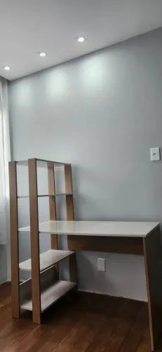 Escrivaninha com estante 1.21x 61