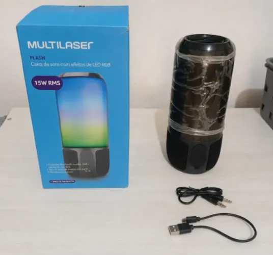 Caixa de Som com Efeito RGB