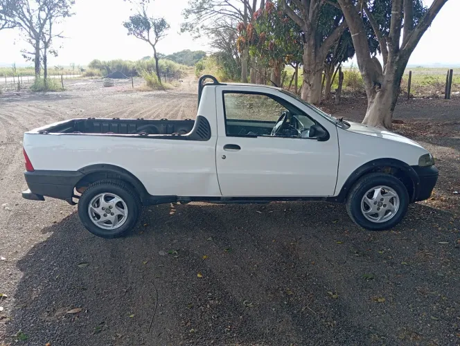 Fiat Strada 1.3 MPI Fire 8V 67cv CS 2004