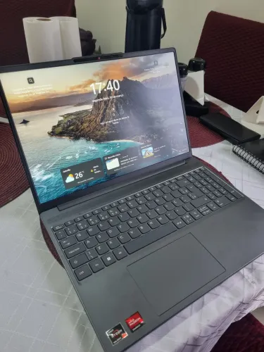 Notebook Lenovo Slim 3 16 GB Ryzen 5 5600