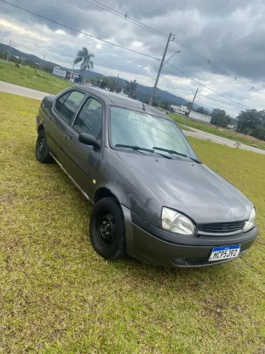 Ford Fiesta Sedan Street 1.0 8V 4P 2002